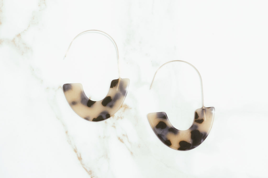 Milky Tort Half Hoop